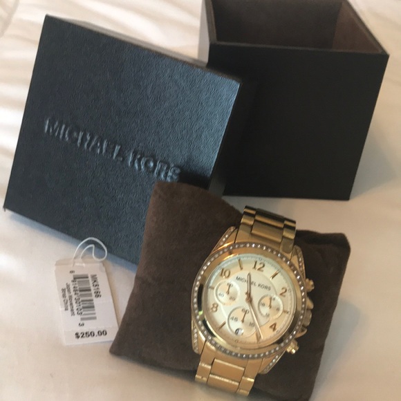 Michael Kors gold watch. - Picture 2 of 4